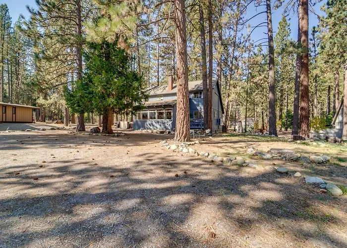 Graeagle Vacation Rental Cabin W/ Game Room!